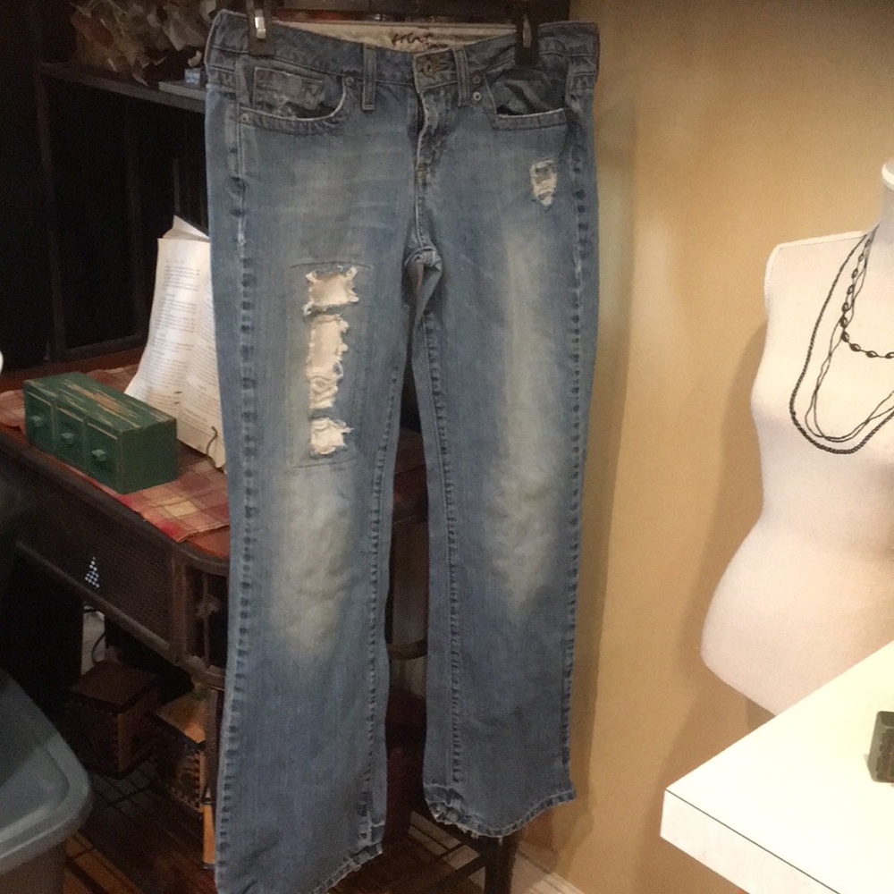 Women’s bootcut hint destroyed look jeans size 7